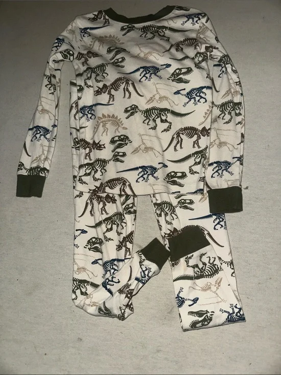 Kids Size 5T Dinosaur Print Pajama Set - Cream with Green Trim