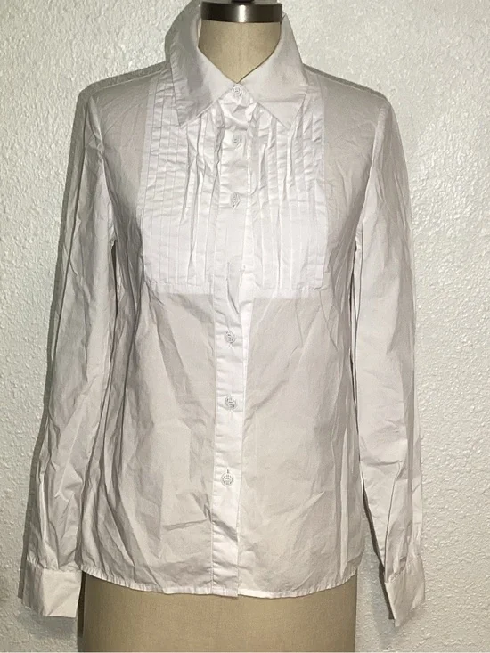 CHANEL vintage women’s Classic White Button-Up  blouse size 6