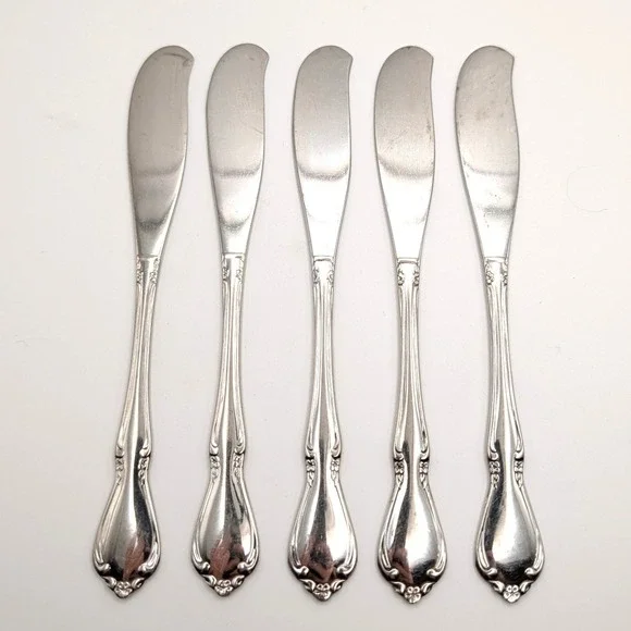 International Silver Floral Butter Spreaders Set of 5 Silverplate Flatware