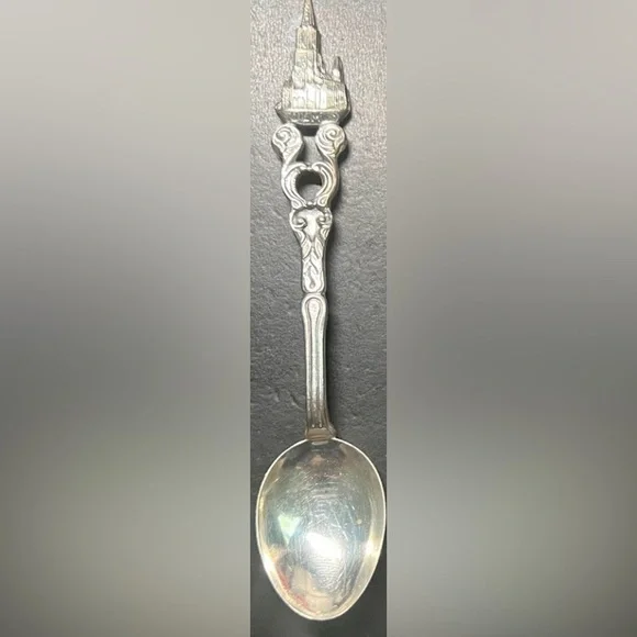 Vintage Souvenir Collectors Spoon from Cathedral of Our Lady (Antwerp) Belgium🇧🇪