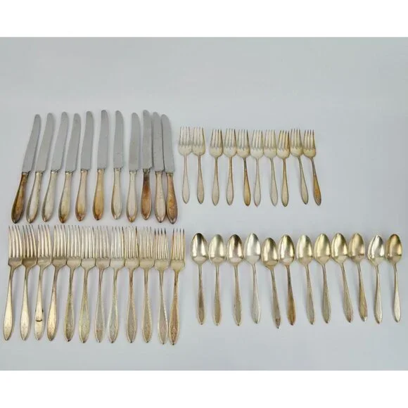 WM A Rogers Debutante 1847 Silverplate Antique Vintage Silverware Flatware Set o