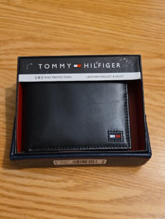 Tommy Hilfiger Black Leather Wallet