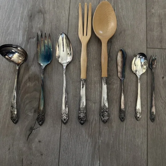 Set of 8 Oneida DISTINCTION‎ Serving Pieces Silver Plate Prestige 1951 Flatware