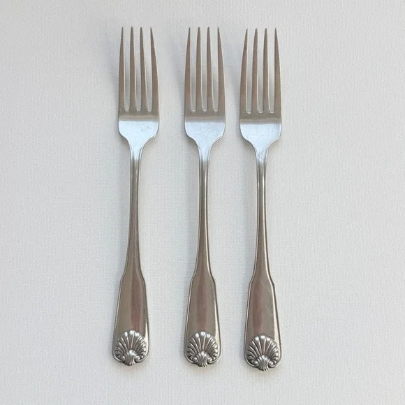 Oneida Dinner Forks Set of 3 Silver Excellent Chateau Shell Stainless Steel