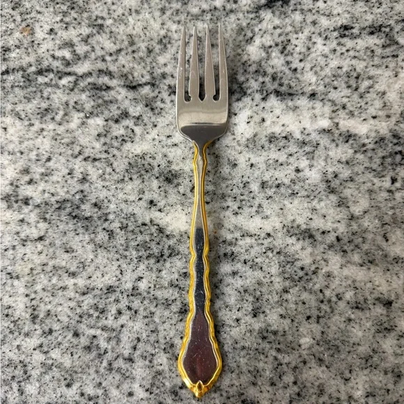 Oneida Golden Royal Chippendale Community Stainless Flateware
