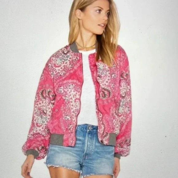 Free People Daytrip Bomber Jacket Sz L Pink Paisley Boho Floral Quilted Zip Up