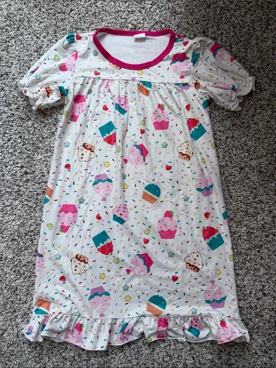 Amazon Girls side 120/5T White Cupcake Print Nightgown with Pink Trim