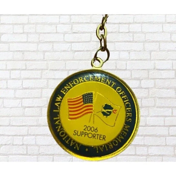 National Law Enforcement Officers Memorial 2006 SUPPORTER Gold Tone Keychain