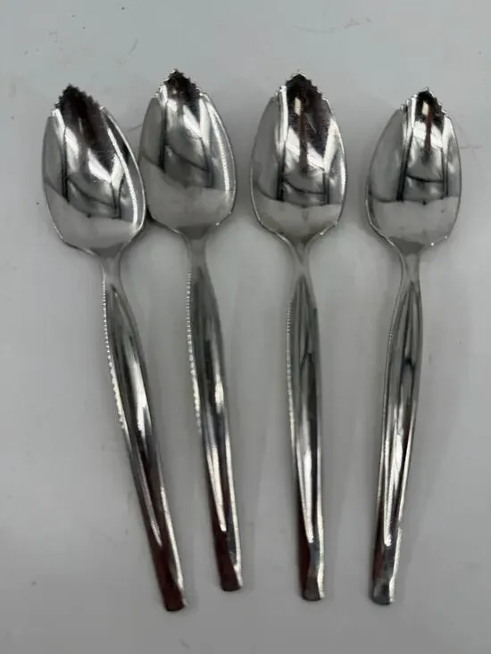 WM Rogers MFG Co USA Stainless Grapefruit Spoons Serrated Citrus Set Of 4 Spoons