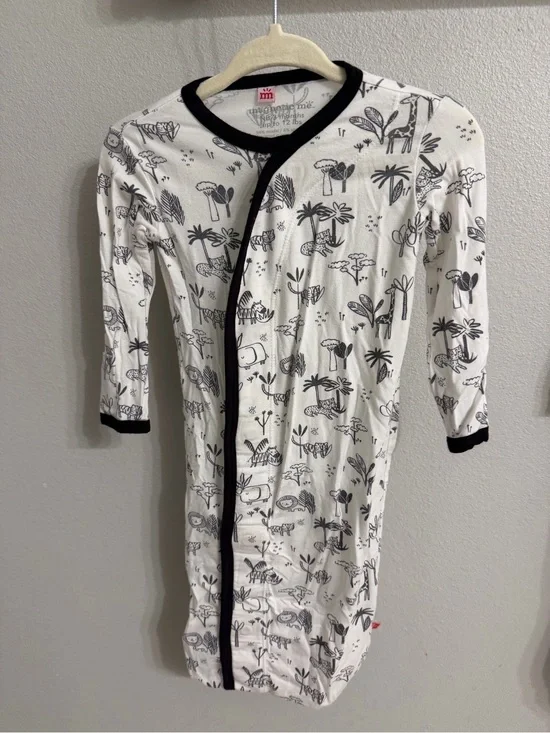 Magnetic Me Black & White Safari Jungle Gown sleep sack