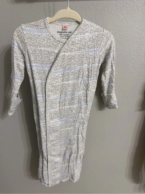 Magnetic Me Black and White Gown NB-3 months, up to 12 lbs *Like New*