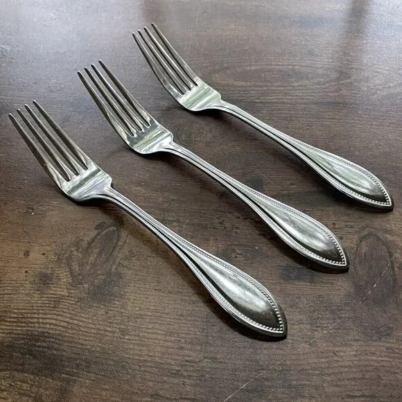 International Silver American Bead Dinner Fork 7 7/8