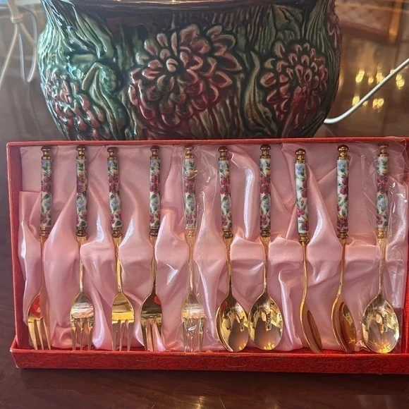 Stainless 🔥Sale🔥small forks and spoons NWOT