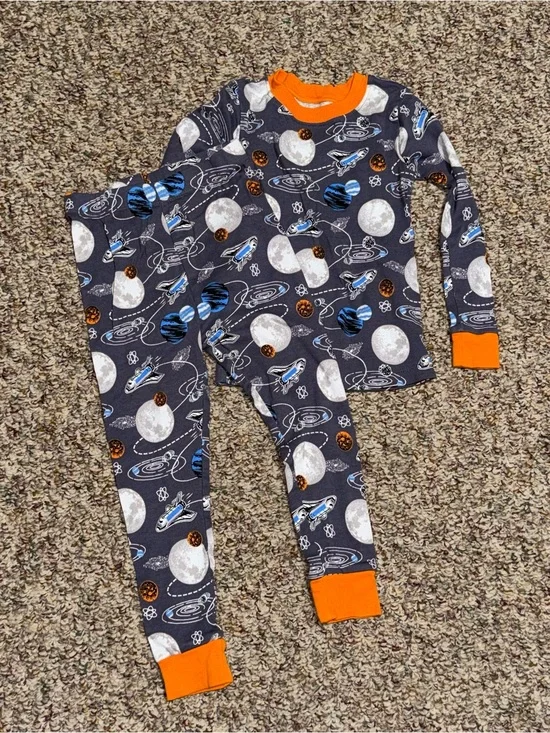 Kids boys girls toddler 4t Space Rocket Pajama Set 2 piece outfit