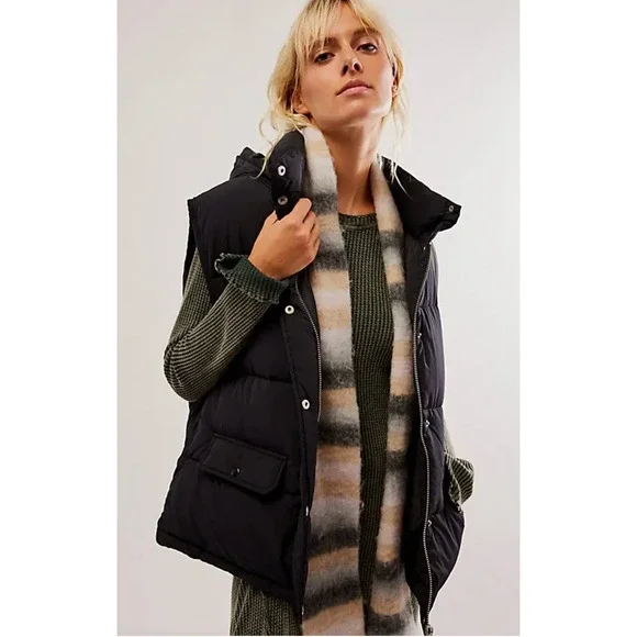 NEW FREE PEOPLE BLACK DREAMERS PUFFA HOODED PUFFER VEST JACKET SZ L