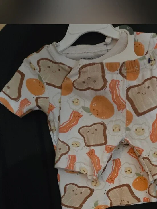 Sold-🛍$8 Ea/3 for $15🛍Carter's 3t Toddler White Baby Set with Breakfast Print