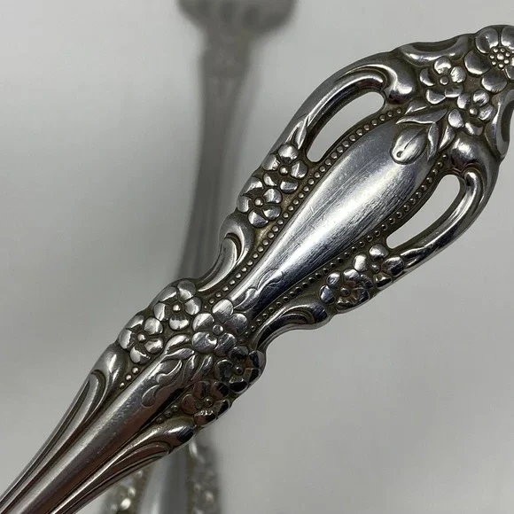 Oneida 2 Dinner Forks Distinction Deluxe Pierced Raphael Rembrandt Mansion Hall