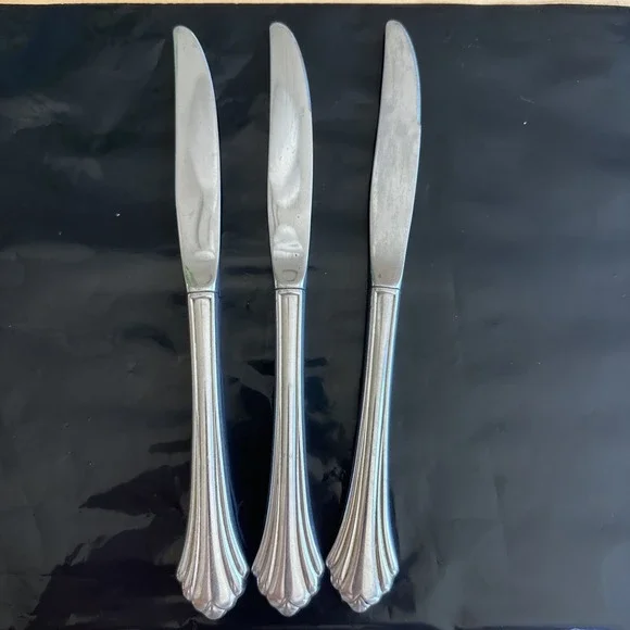 Oneida BANCROFT Stainless Set of 3 Dinner‎ Knives Flatware USA DISCOUNTINUED