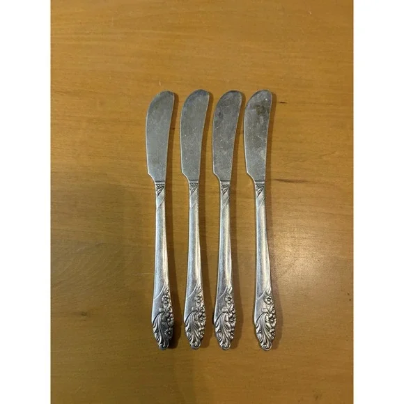 Lot 4 Oneida Community Evening Star Silver plate Master Butter Knives 7