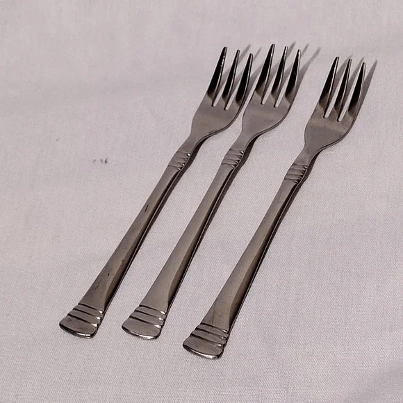 Cambridge Codie Stainless Steel Cocktail Forks Set of 3 Silverware 5 5/8