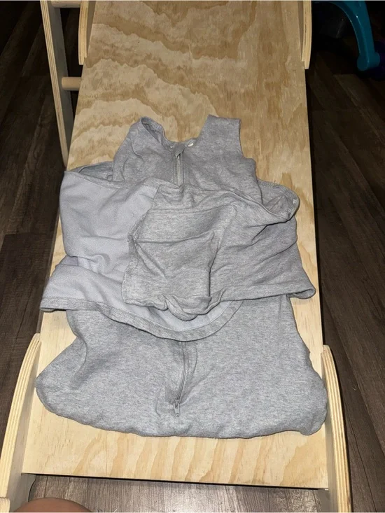 Baby swaddles