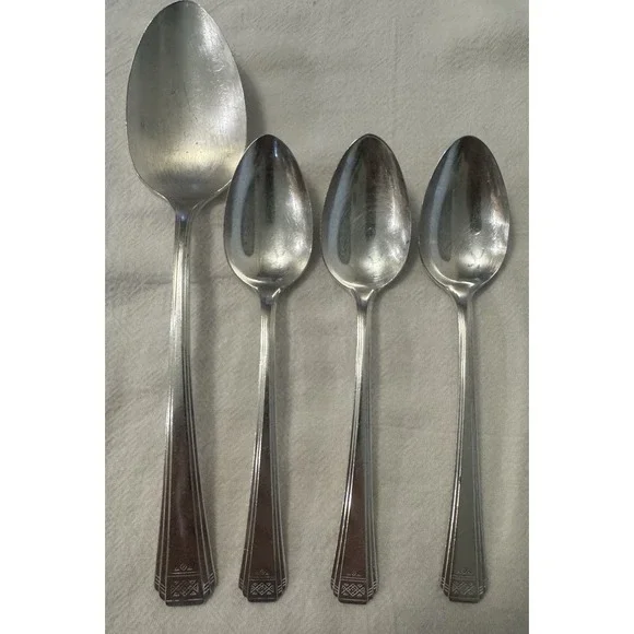 Oneida Community Tudor Plate Spoon Silverplate Glossy Art Deco Geometric Handle