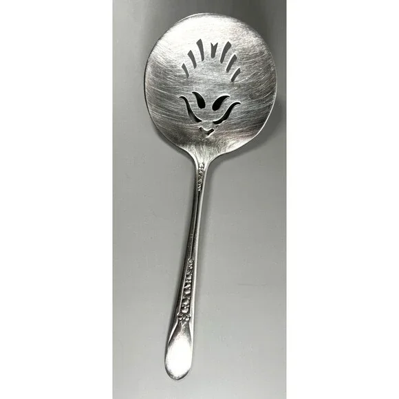 Priscilla-Lady Ann~ Wm Rogers ~ Art Nouvea  (Silverplate)Tomato Server