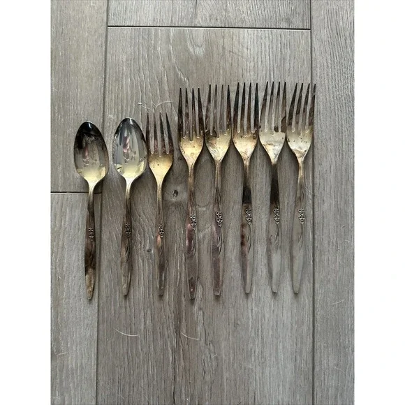 8 PCs Oneida ENCHANTMENT GENTLE ROSE Dinner‎ Fork Lot Community Silverplate