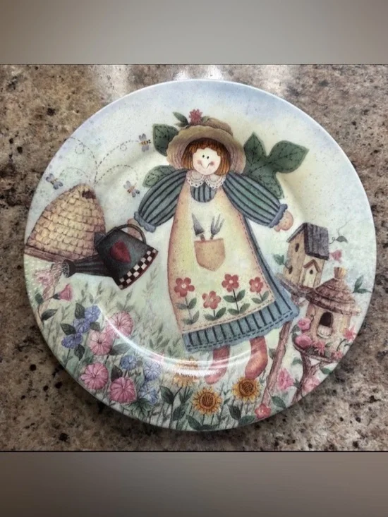 Franklin Mint Heirloom Collectors Plate “Bee An Angel” 8” Folk Art Garden Angel