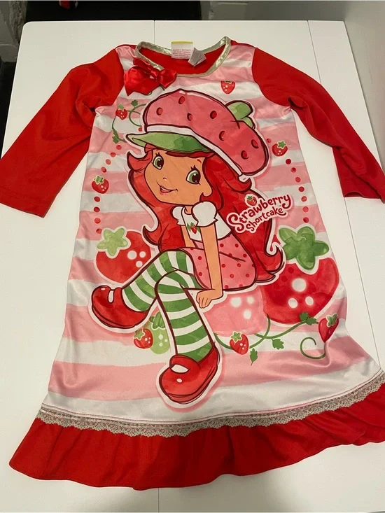 Strawberry Shortcake Girl's size Medium Y2K Long Sleeve Red & Pink Nightgown