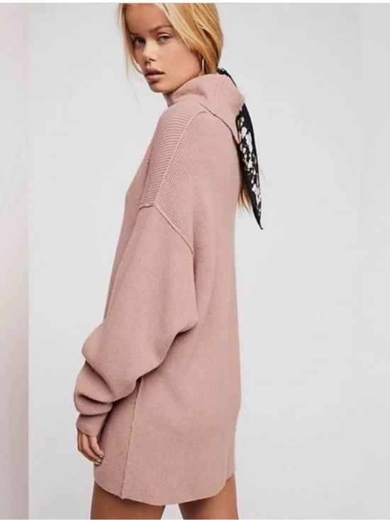 Free People Softly Structured Mauve Tunic Sweater size large