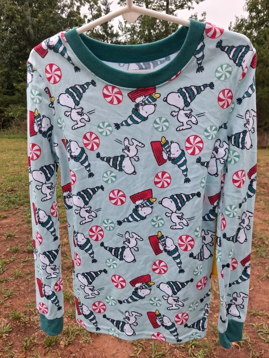 Snoopy Peanuts Kids Holiday Pajama Top NWT Size 10