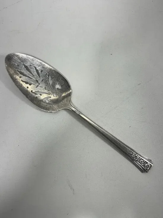 Oneida Tudor Plate Queen Bess II Pierced Pie Server Pastry Cake Serving Spoon