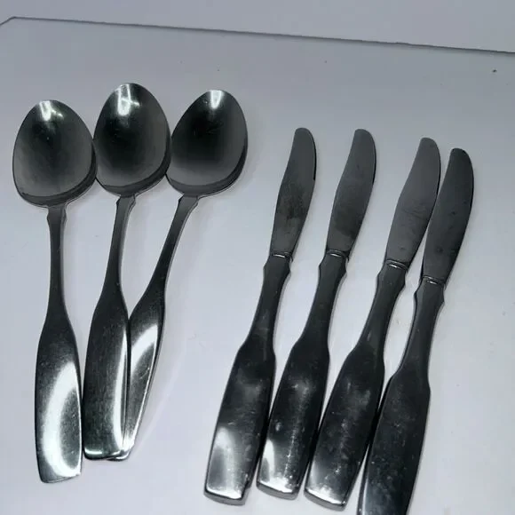 Lot of 7 Oneida Community Paul Revere Stainless 4 Dinner Knives 3 Serving Spoons