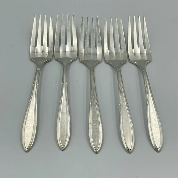 5 Nobility Plate REVERIE Oneida 6 1/4 in Vintage Salad Dessert Forks Replacement