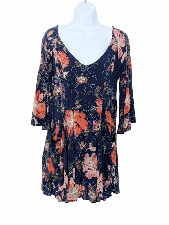 Free People Eyes On You Navy Floral 3/4 Sleeve Vneck With Pockets