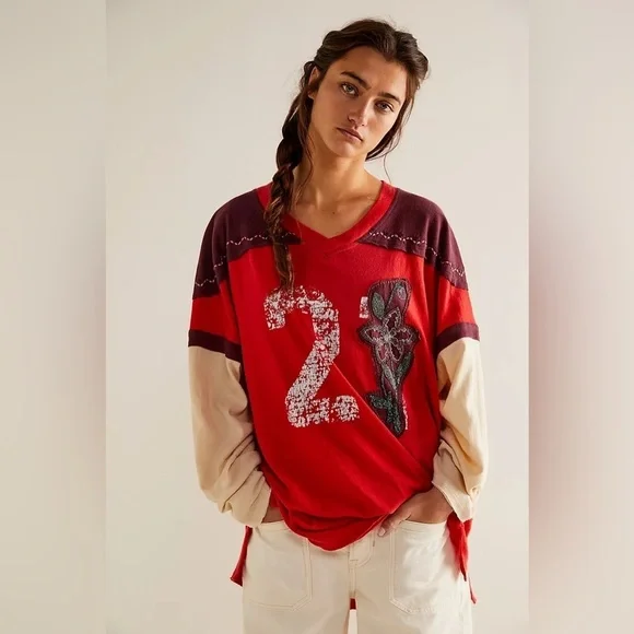 We The Free Halftime Tee Size Large NWT