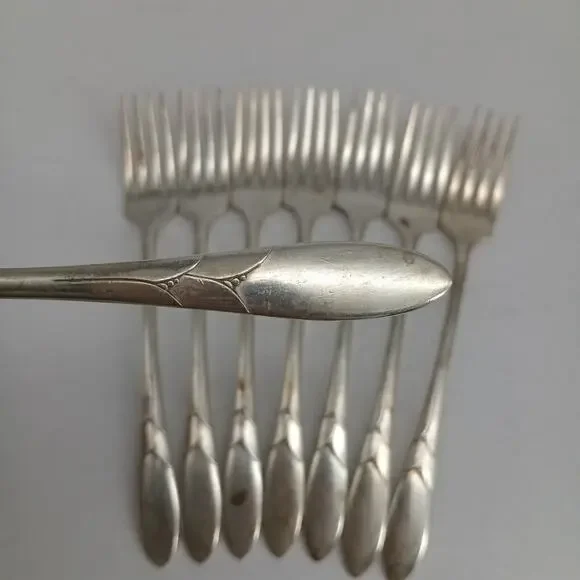 8X DF LADY HAMILTON Dinner Forks 1932 Silverplate Community Plate Oneida