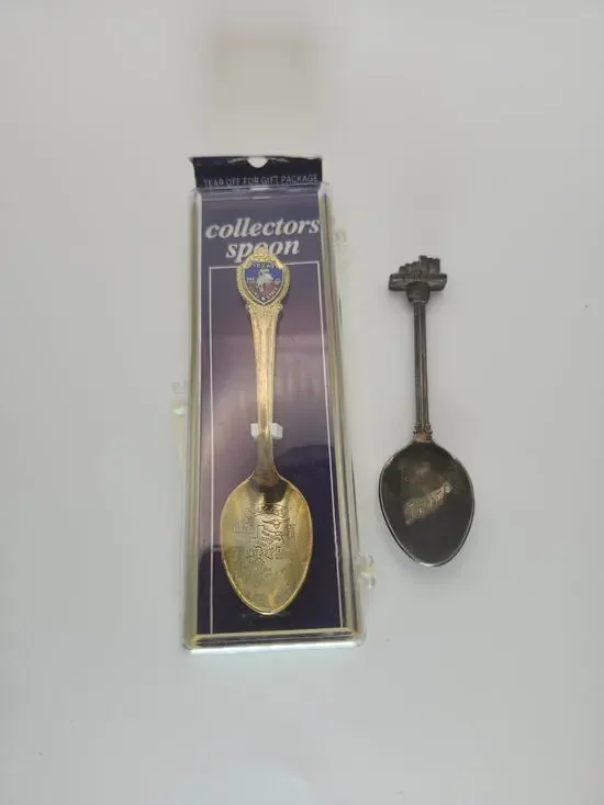 Lot of 2 Texas Souvenir Spoons Dallas Skyline & Centennial Gold Tone Silverplate