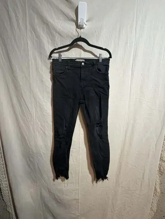Free People Distressed Skinny Jeans Size 29R Black