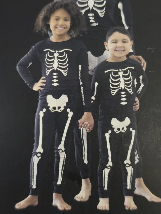 Unisex Glow In The Dark Skellington Children's Halloween Pajama Set, (3T, M)