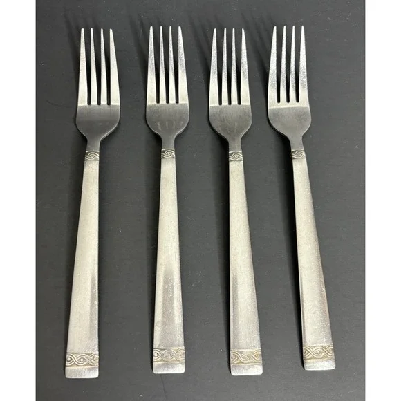 4 Cambridge Danielle Dinner Forks Silversmiths Stainless Flatware 8