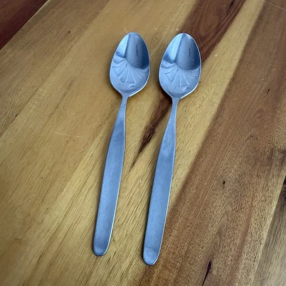 Stainless Steel Made In Taiwan Lot Of 2 Silver Spoons Replacement Kitchen Dining