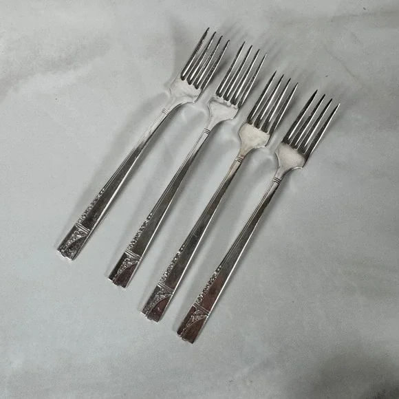Set of 4 Oneida Nobility Plate Silver‎ Plated Dinner Forks Caprice Floral Lot 1