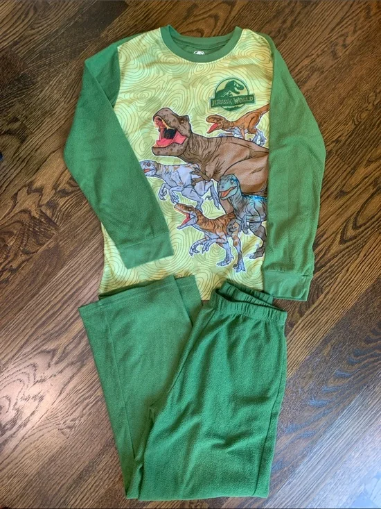 Jurassic World Green Dino Kids Pajama Set (10/12)