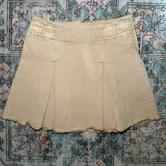 Free‎ People Khaki Mini Skirt (Size 2, NWOT)
