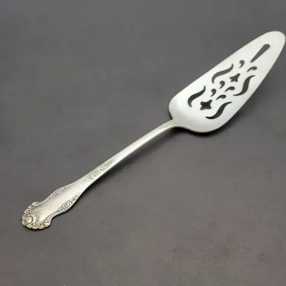 National Silver Holiday Server Cake / Pie 1951 King Edward Rose