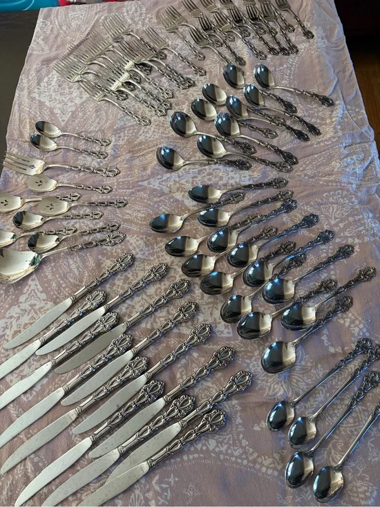 Oneida Community Chandelier Pattern Stainless Vintage Flatware Set