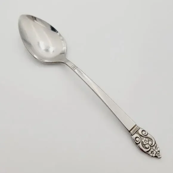 S.S.S. By ONEIDA U.S.A. ERIKA Pattern Teaspoon Accent Glossy Discontinued