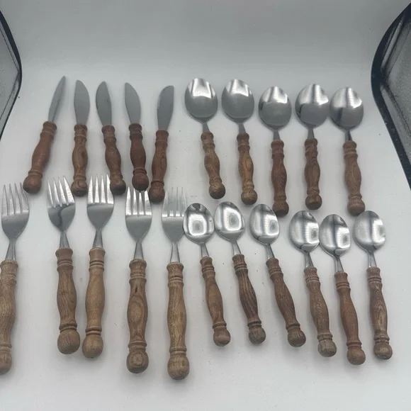VTG 70's Old Homestead Turned Wood Handle Stainless Flatware 21 Pieces Tawain